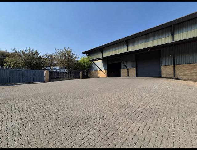 919M² WAREHOUSE TO LET IN LONGMEADOW